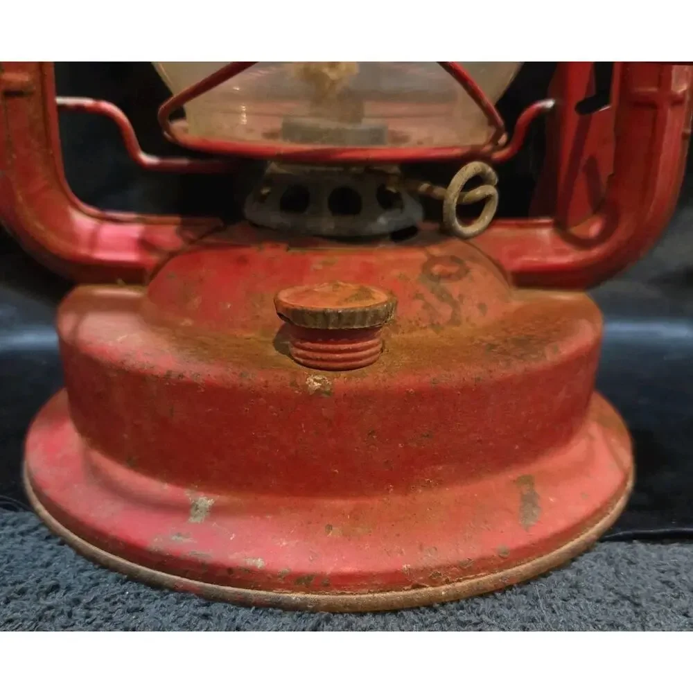 Vntg Anchor Brand Kerosene Lamp Red 14.5 In